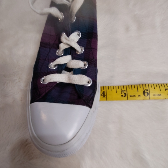 Airwalk Purple And Blue Plaid Canvas Sneakers with White Laces - Picture 12 of 16